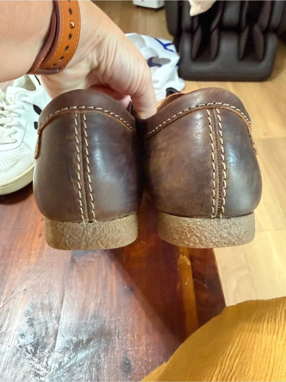 Clarks men’s Brown Leather Shoes with Lace-Up Detail